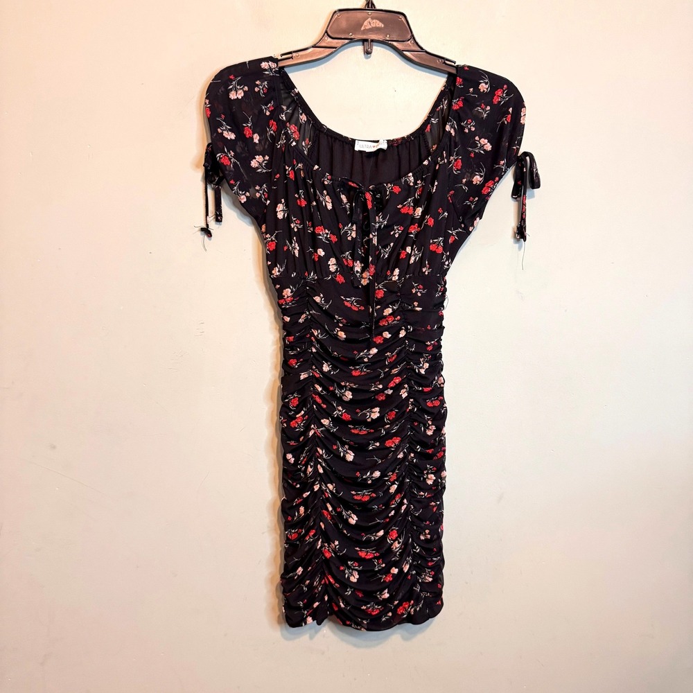 Ultra Flirt Floral Ruched Bodycon Dress Black Red Small